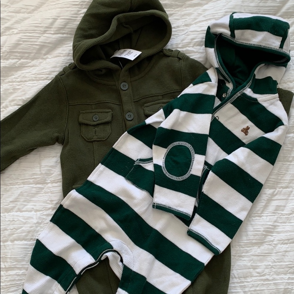 Baby Gap footed and hooded layettes